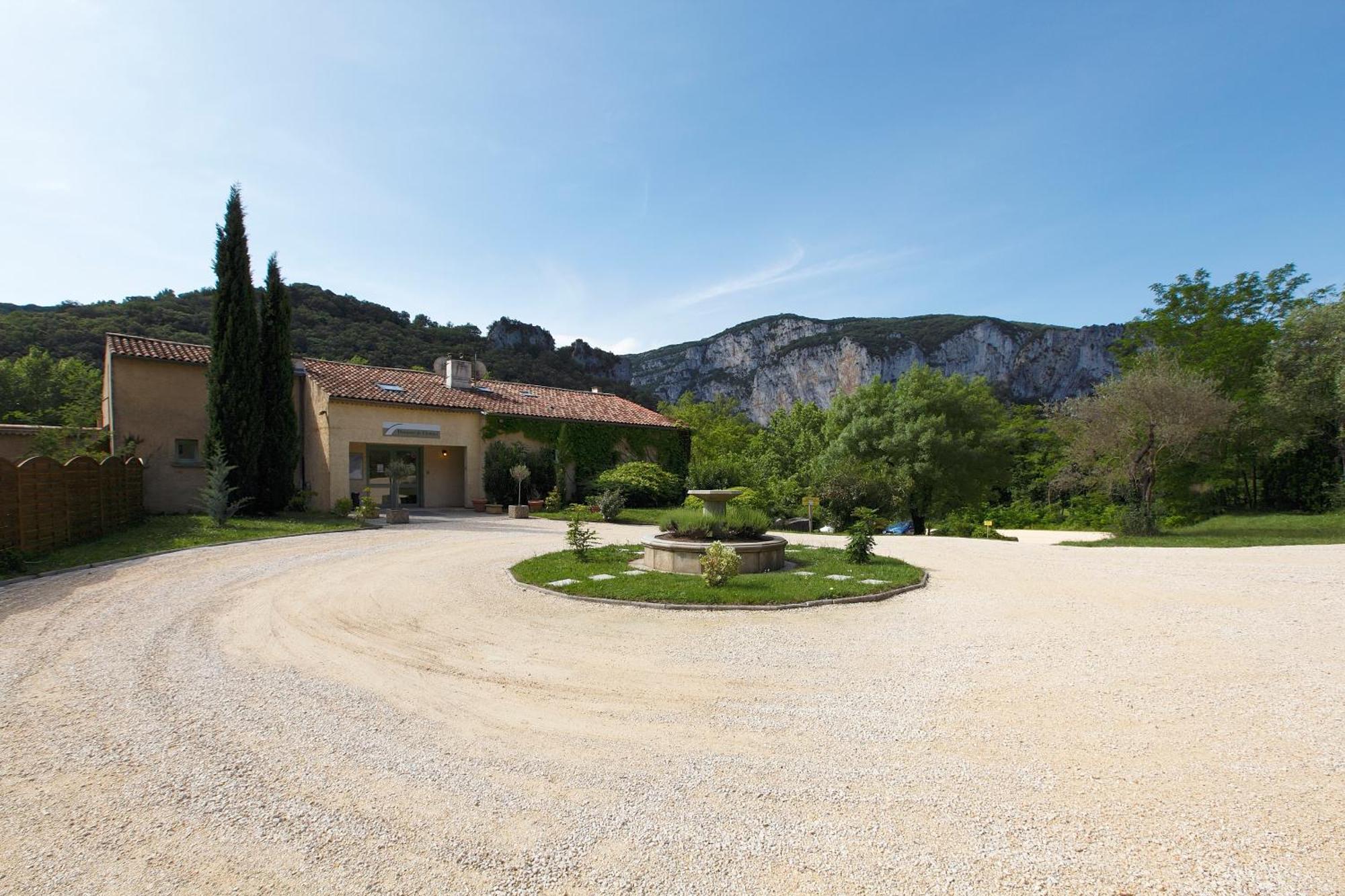 Vacanceole - Le Domaine De Chames - Pont D'Arc Vallon-Pont-dʼArc Exterior foto